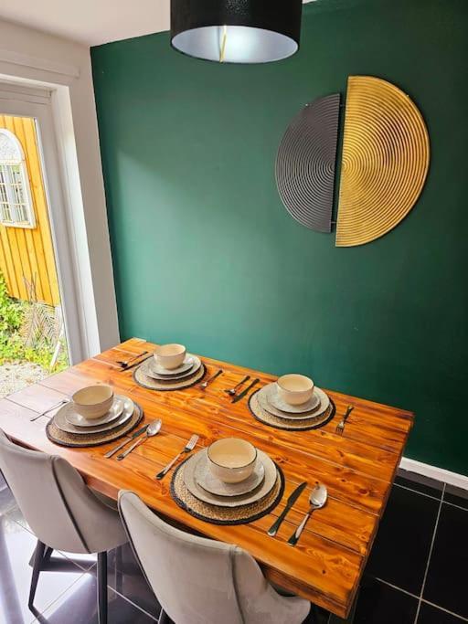 Homebird Property - Buckton House Лидс Экстерьер фото